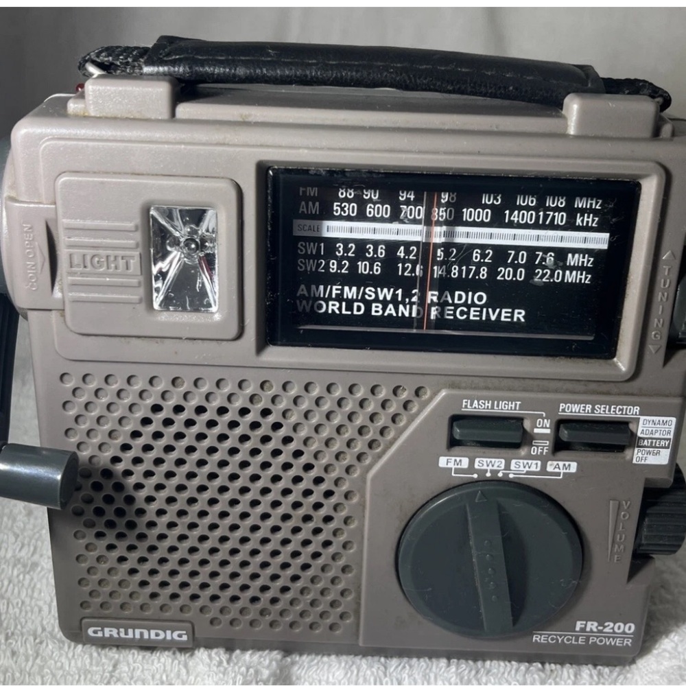 ETON FR200 Hand-Crank Multi-Purpose AM/FM/TV-VHF Radio NOAA Weather Emergency